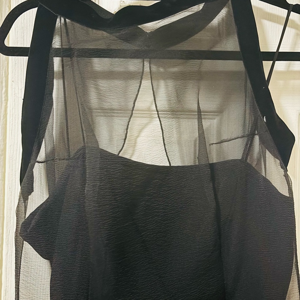 Sheer overlay black dress - Picture 4 of 5